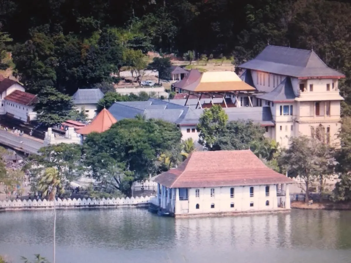 Kandy Lake Edge Villa 0*,  Sri Lanka